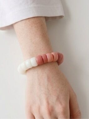 Bohdi bead stretch bracelet